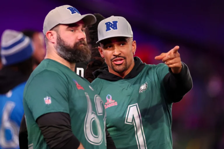 why-did-jalen-hurts-make-the-pro-bowl-revisiting-the-eagles-qbs-2023-nfl-season-scaled